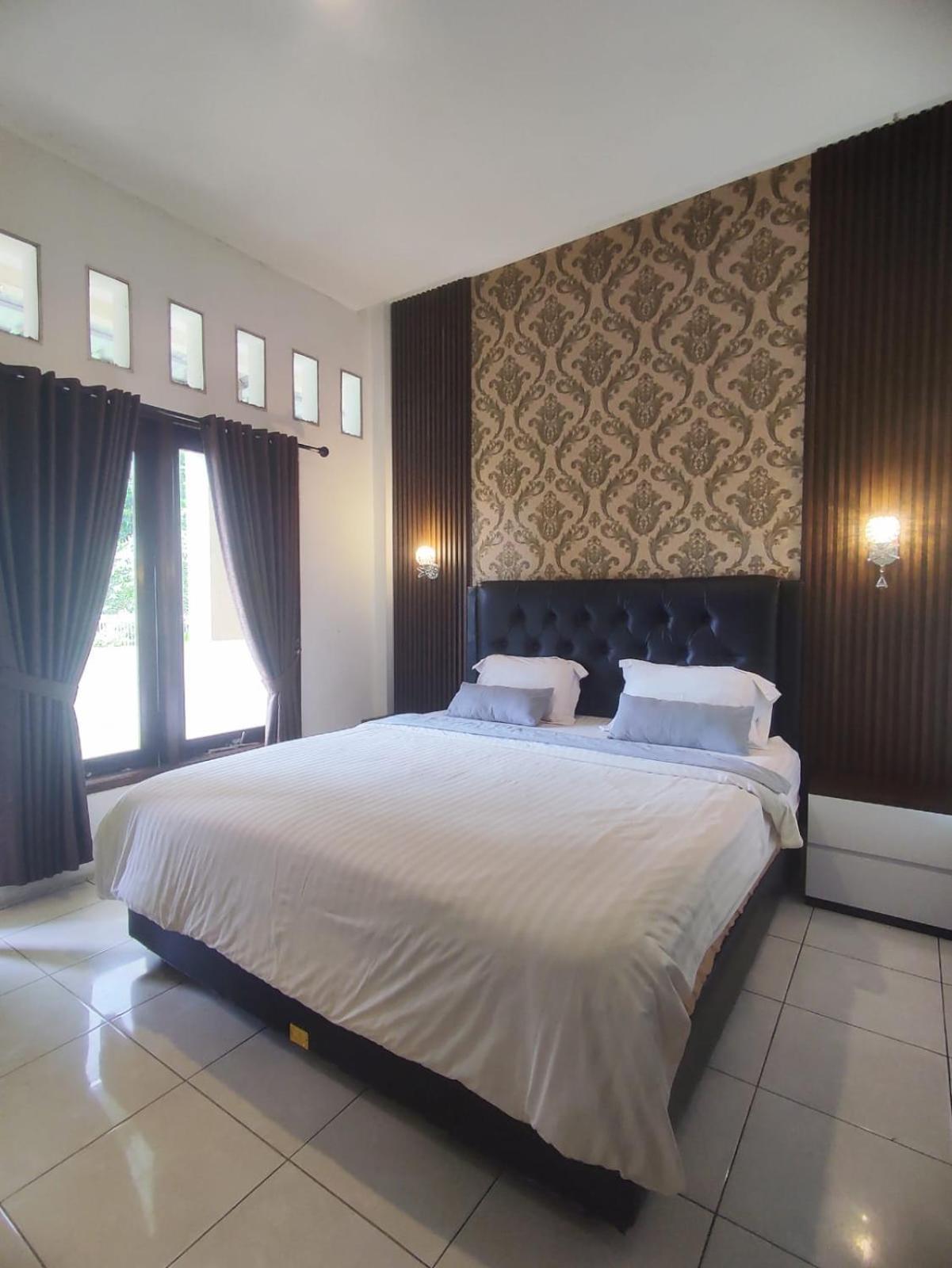Villa Aurora Cisarua Exterior photo